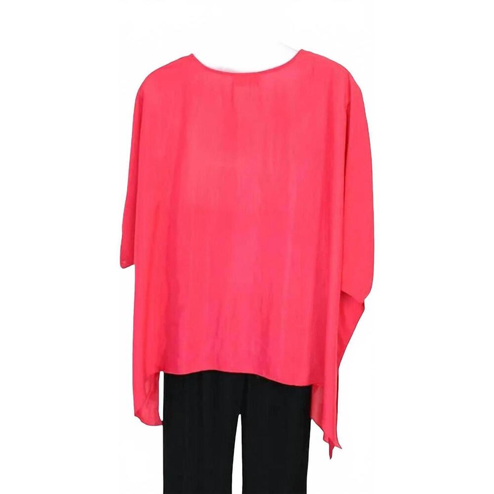 NEW STERLING STYLES women's art to wear top in red